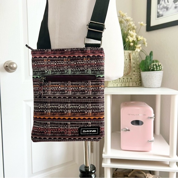 Dakine Handbags - Dakine Printed Crossbody Bag
